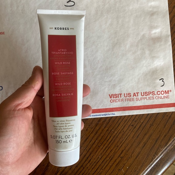 Korres Wild Rose Exfoliating Cleanser 5 Oz - Picture 1 of 6